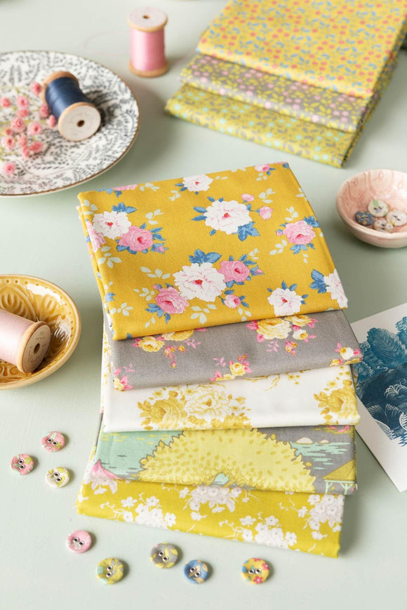 White Flower Sour Yellow || Sunday Brunch - Grey/Yellow || Tilda Fabric