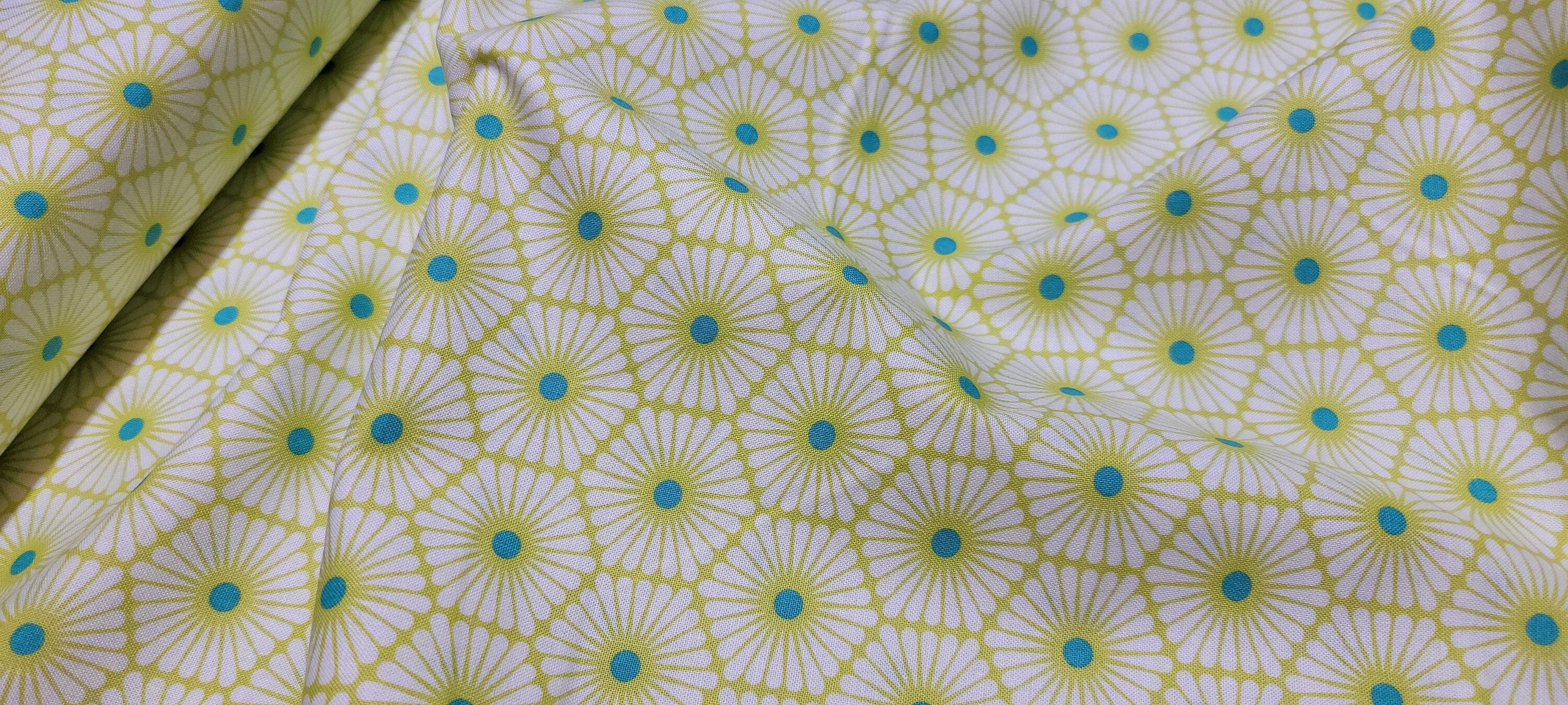 Tula Pink - Daisy Chain - Clover - Besties from Free Spirit Fabrics