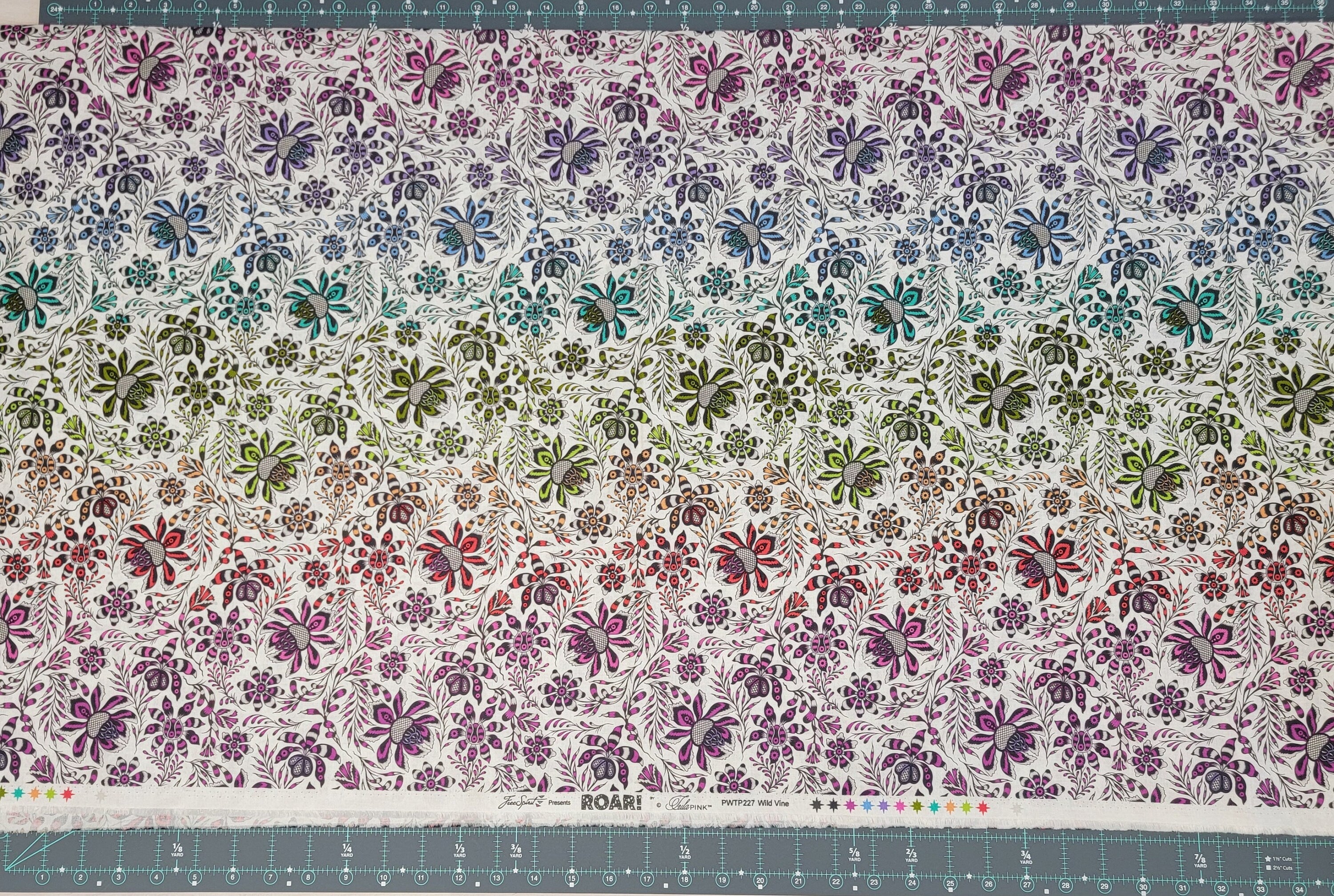 Tula Pink ROAR! || Wild Vine - MIST || ROAR! || Quilting Cotton