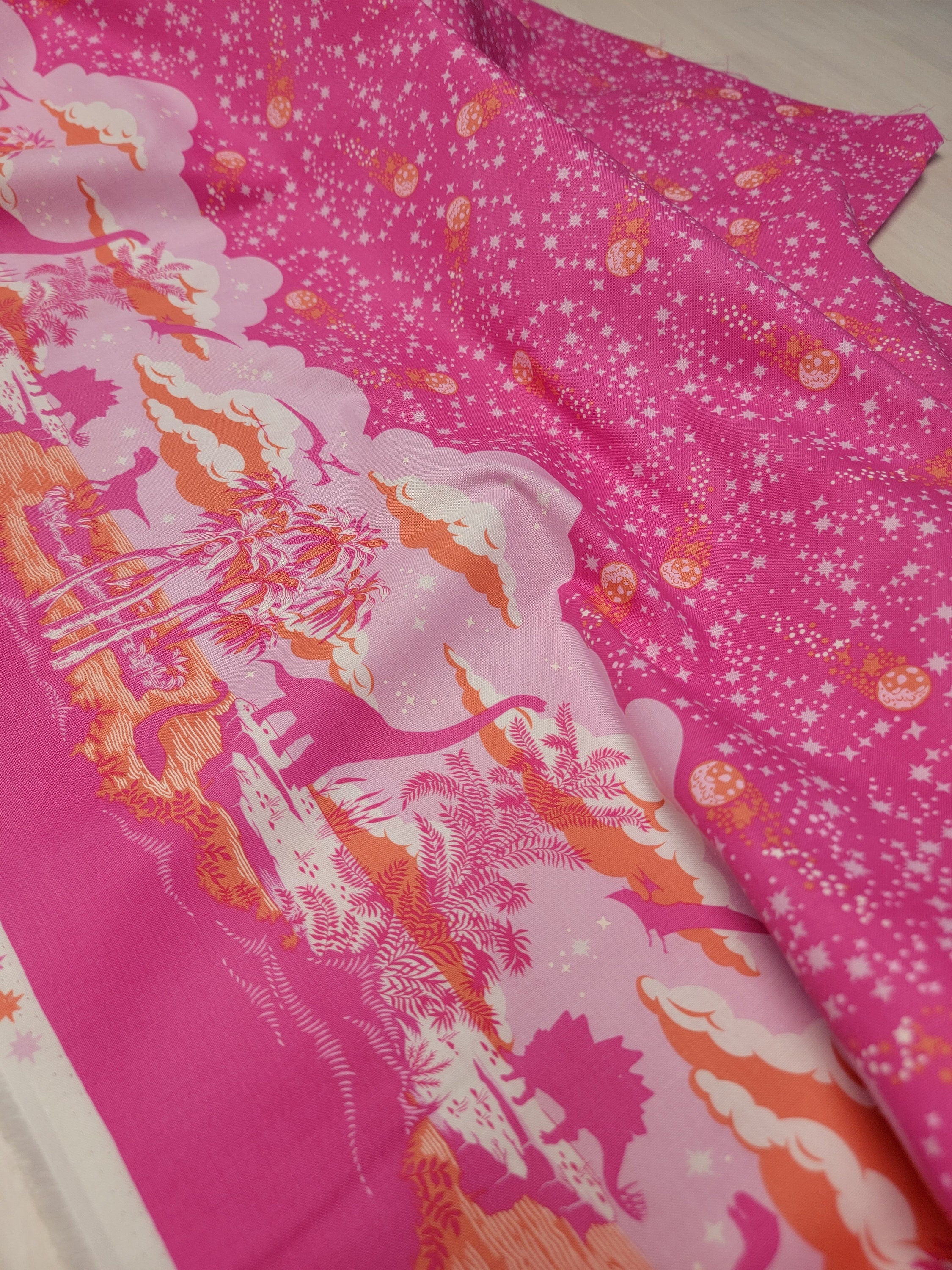 Tula Pink ROAR! || Meteor Showers - Blush || Quilting Cotton