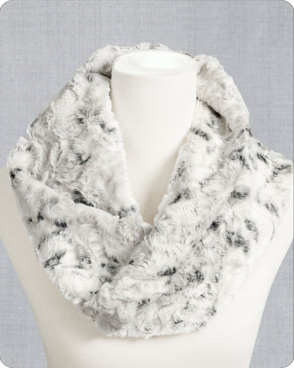 Infinity Scarf Cuddle® Kit Snowy Alloy